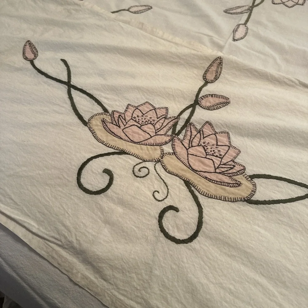 Vtg Hand Embroidered Floral Cottagecream 88